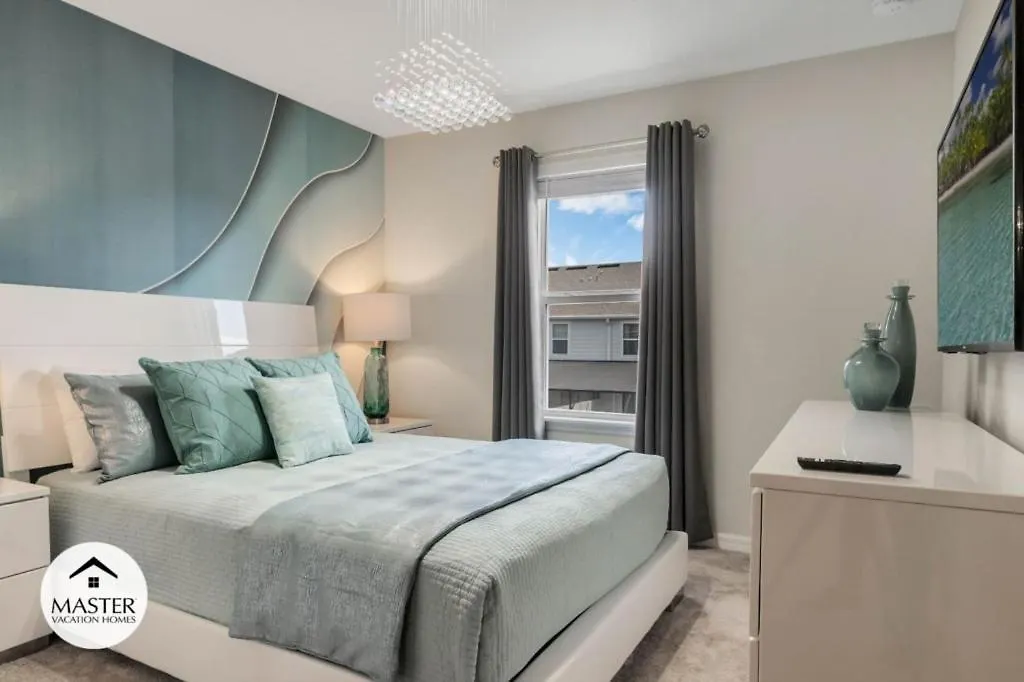 5 Bedroom-4,5 Bathroom Windsor Island 1330 Lt Davenport 0*,  United States